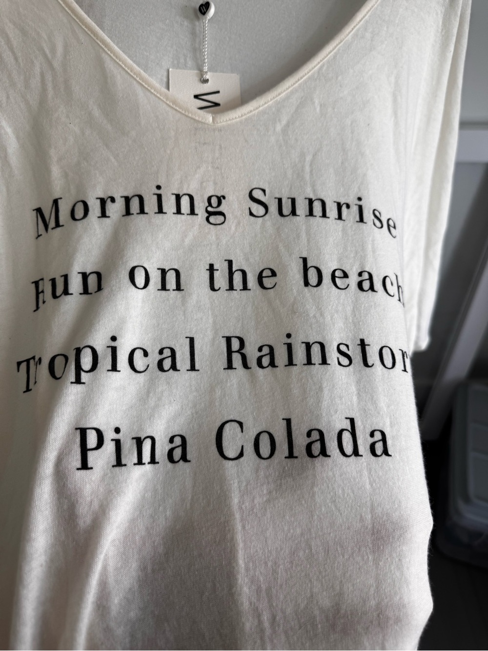 NWT WILDFOX T SHIRT GRAPHIC SZ M SO BEACHY, perfect vacation T